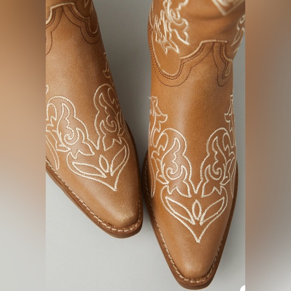 Flirty N' Fun Boots By Dingo Camel New in Box - Picture 3 of 4